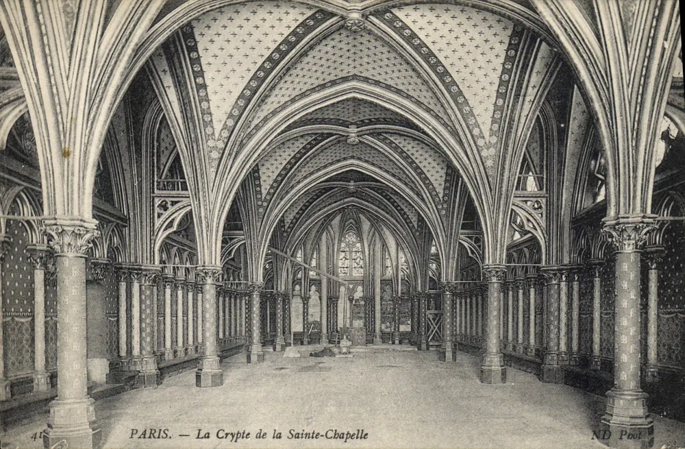 PARIS — A Cripta da Santa Capela — ND Pool - Frente