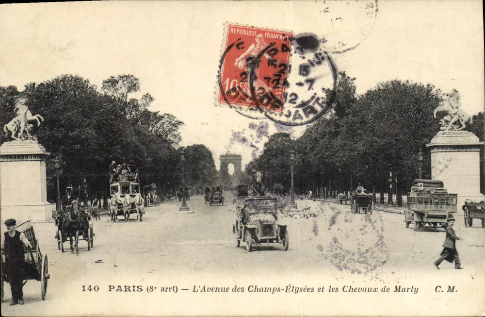 Paris (8. Arrondissement) — Ansicht der Avenue des Champs-Élysées und der Pferde von Marly — C.M. - Vorderseite