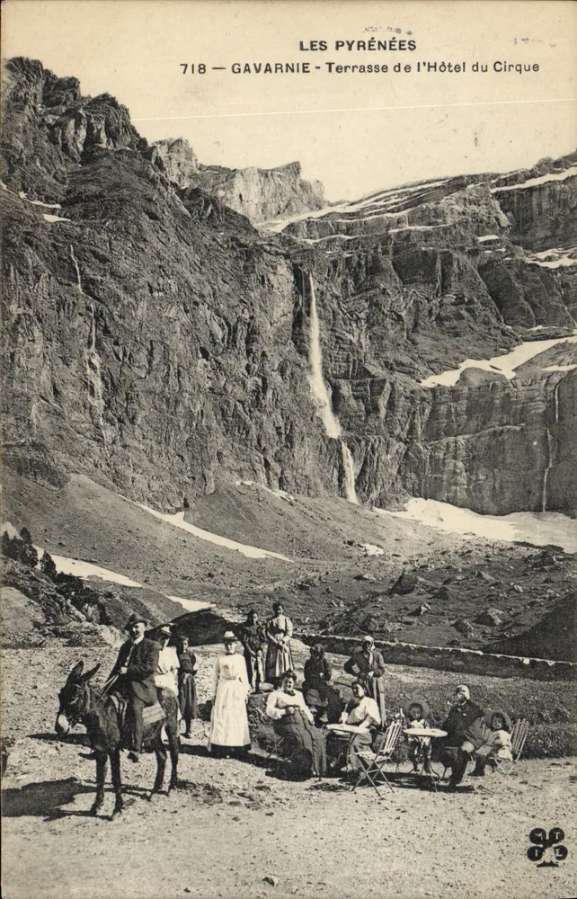 Gavarnie — Terrasse de l'Hôtel du Cirque — Les Pyrénées, n°718 - Vorderseite