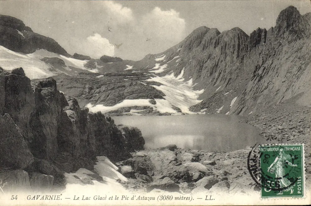 Gavarnie — Le Lac Glacé et le Pic d'Astazou (3080 mètres) — LL. — n° 54 - Recto