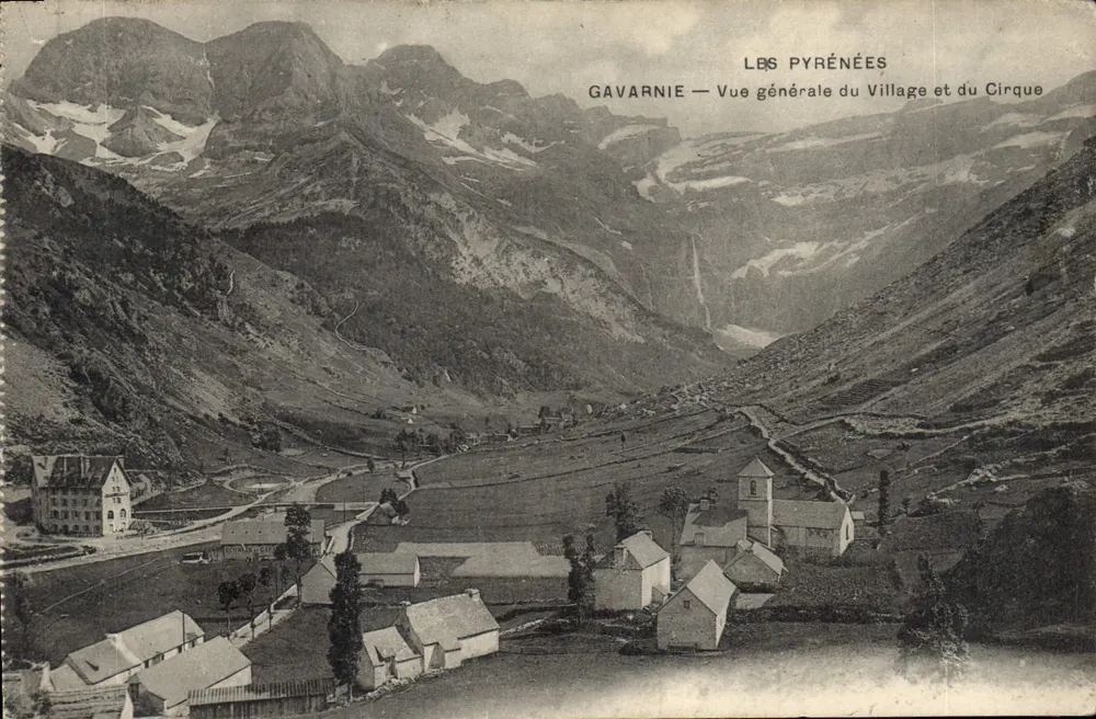 Gavarnie — Allgemeiner Blick auf das Dorf und den Cirque — Die Pyrenäen - Vorderseite