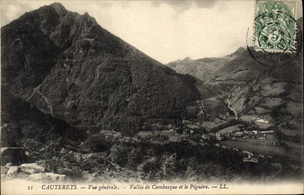 Cauterets — Vue générale — Vallée de Cambasque et le Péguère — LL. - Recto