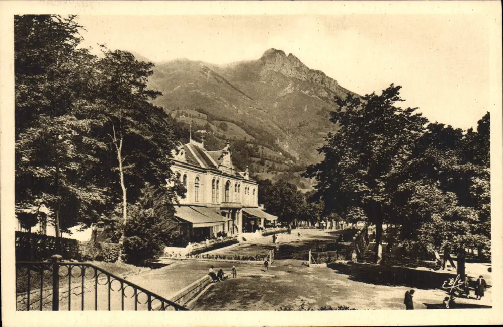 Cauterets - Het Casino en de Esplanade — Heliogravuur Labouchère - Toulouse - Voorkant