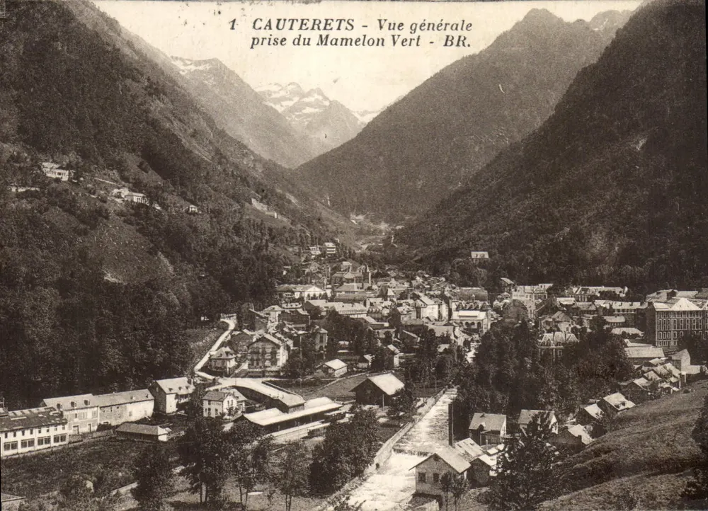 Cauterets - Vista geral tirada do Mamelon Vert - BR. - Frente