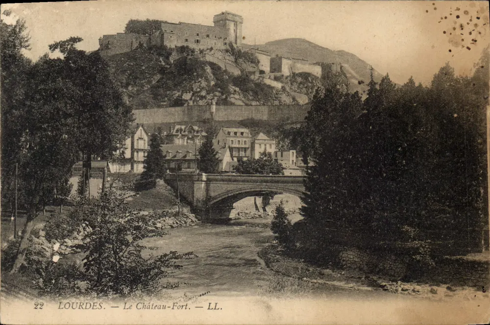 Lourdes — O Castelo-Forte — LL. - Frente