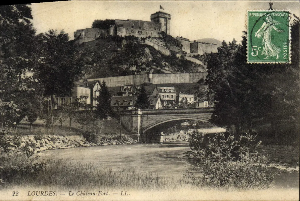 Lourdes — O Castelo-Forte — LL. - Frente
