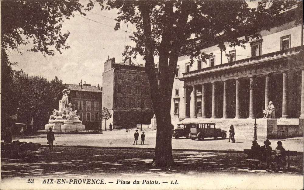 Aix-en-Provence — Praça do Palácio — LL - Frente