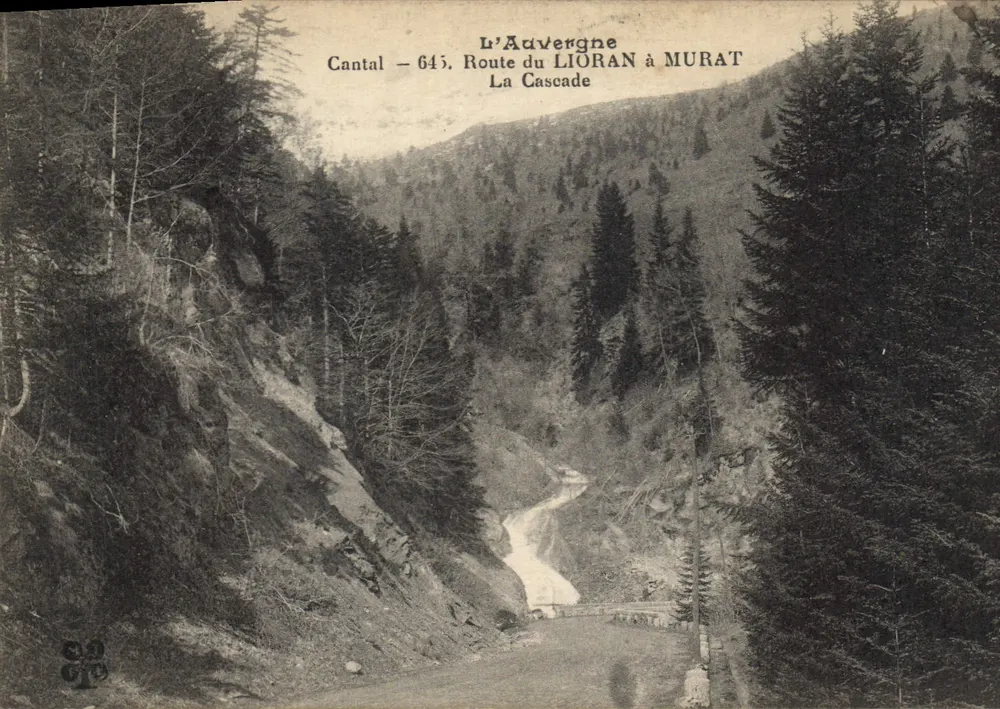 Cantal - 645. Route du LIORAN à MURAT - Die Wasserfall — L'Auvergne - Vorderseite
