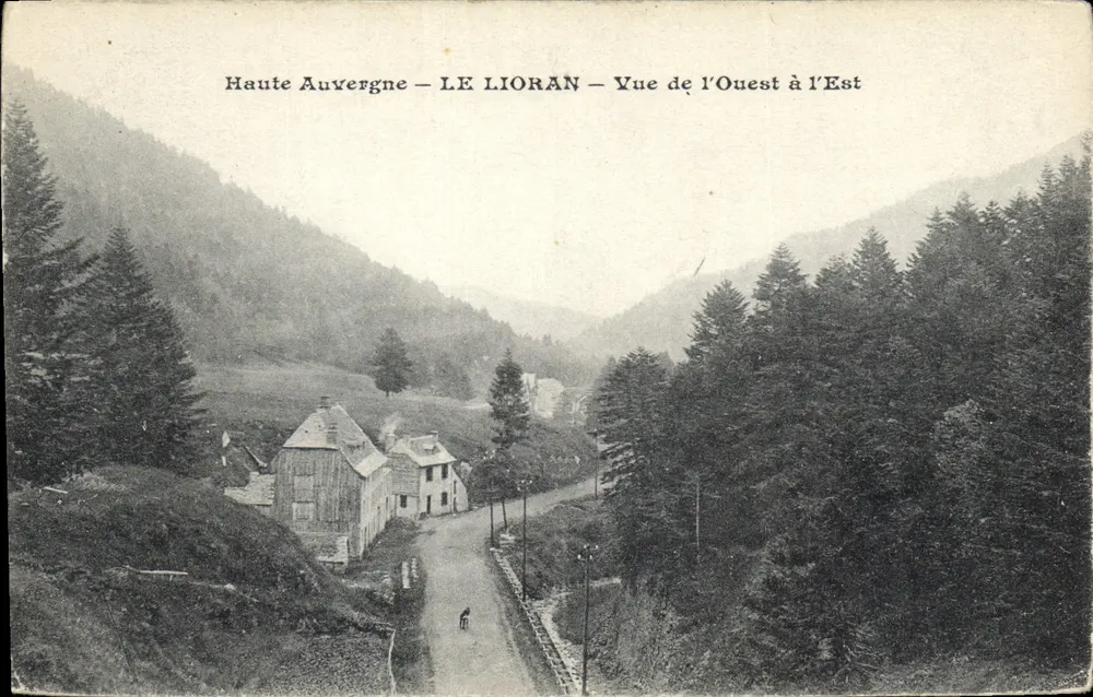 Höhere Auvergne — LE LIORAN — Ansicht von West nach Ost - Vorderseite