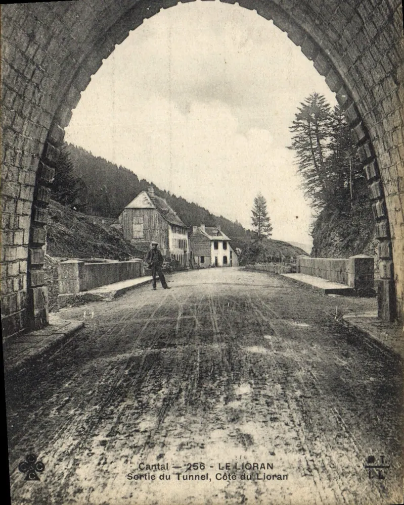 Ausgang des Tunnels, Côte du Lioran — Cantal — 256 — LE LIORAN - Vorderseite