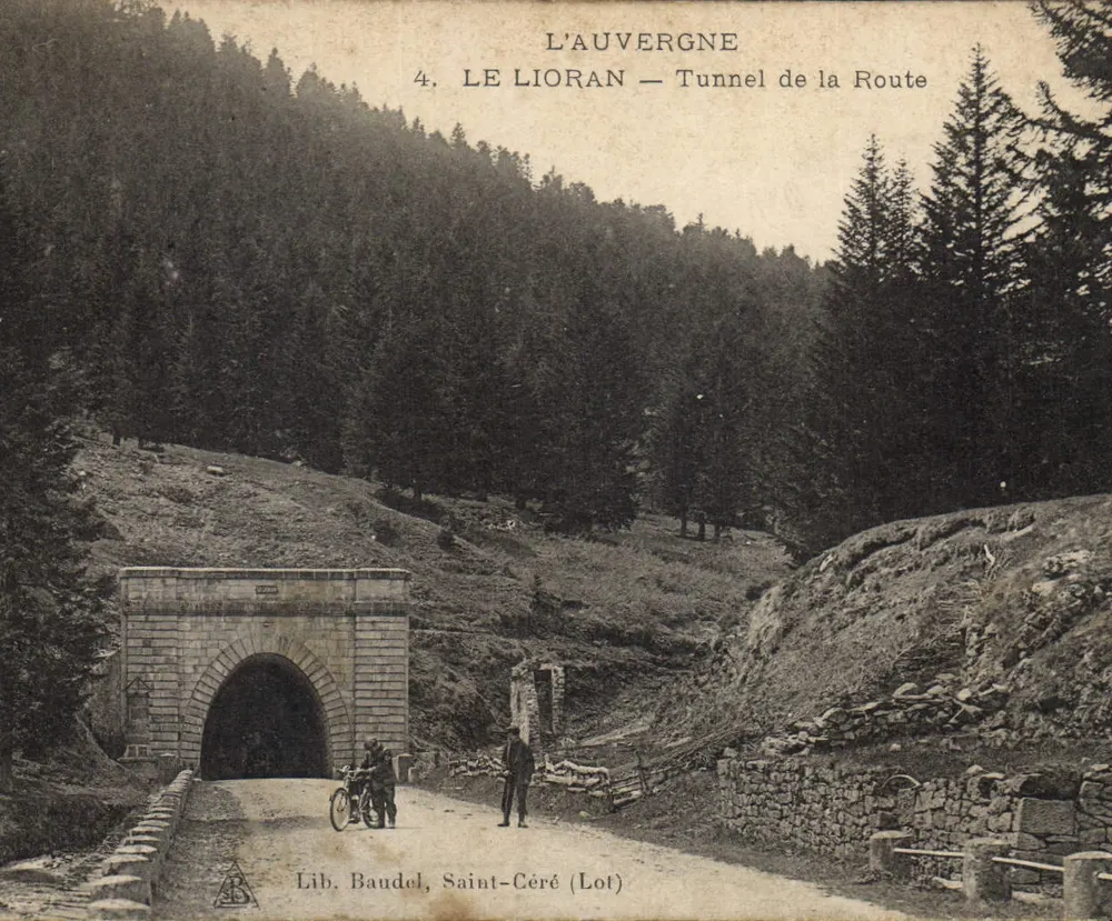 Le Lioran — Tunnel der Straße — Lib. Baudel, Saint-Céré (Lot) - Vorderseite