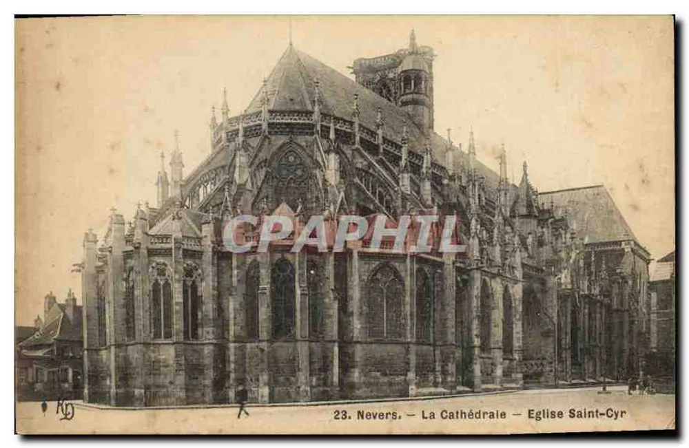 Nevers — Die Kathedrale — Kirche Saint-Cyr - Vorderseite