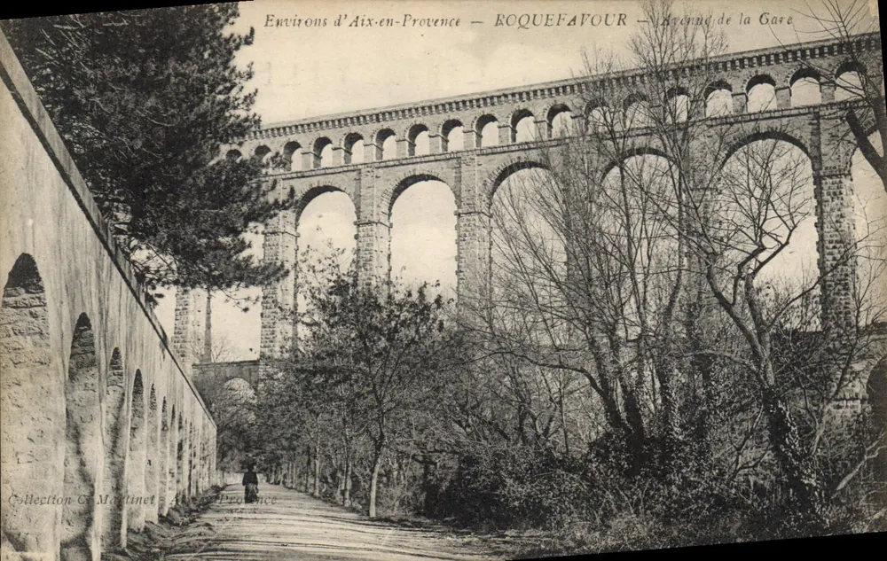 Roquefeuil — Um die Station — Umgebung von Aix-en-Provence - Vorderseite
