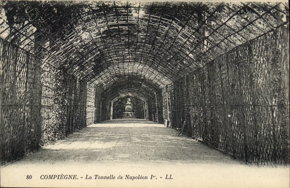 Compiègne - A Tonnelle de Napoleão I - LL - Frente