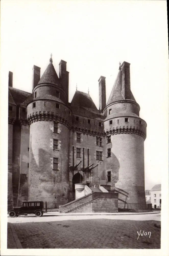 Castelo de Langeais — A Doce França - Castelos da Loire — Edição d'Art YWon, Paris - Frente