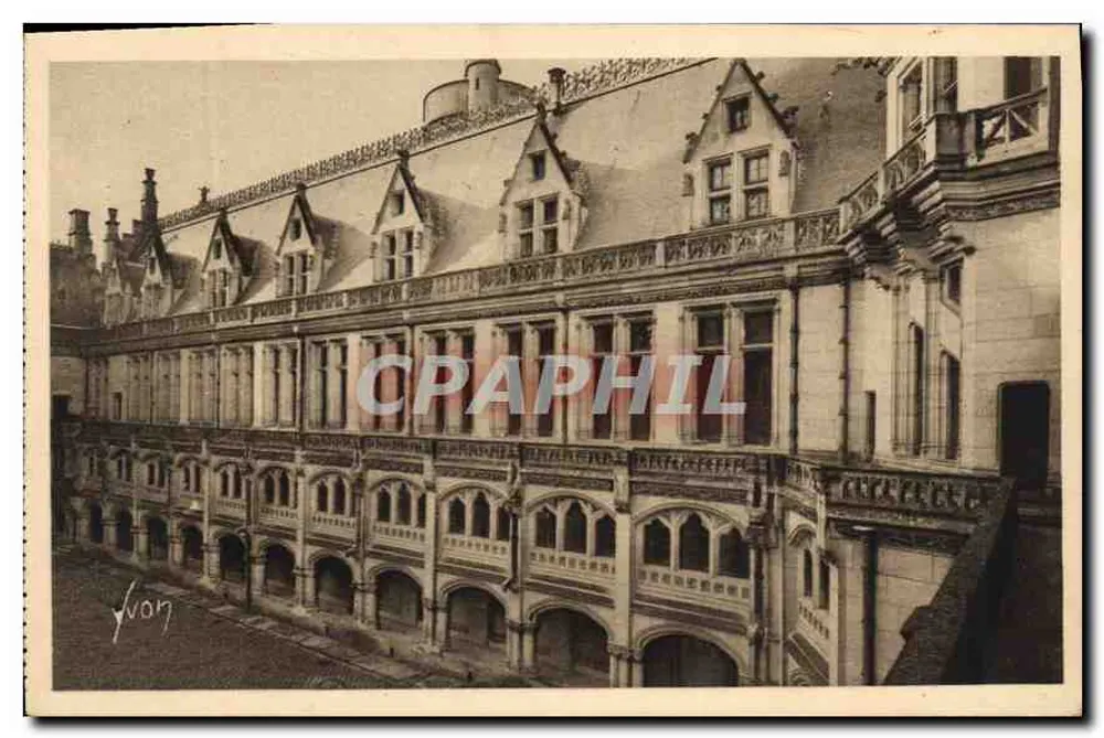 Schloss Pierrefonds (Oise) — Säulenreihe der Cour d'Honneur — Éditions d'Art Yvon - Vorderseite