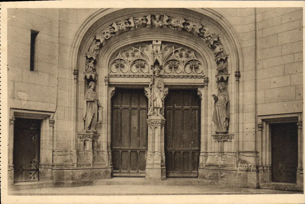 Schloss Pierrefonds (Oise) — Eingangstor der Kapelle — Éditions d'Art Yvon, Paris - Vorderseite