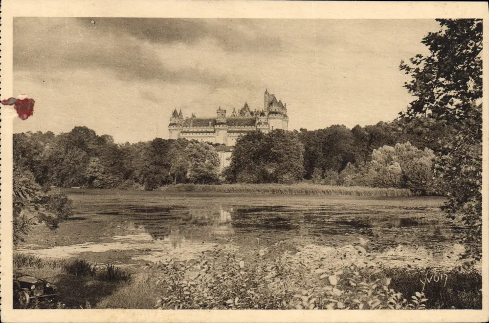 Schloss Pierrefonds — Allgemeiner Blick vom See — Les Éditions d'Art Yvon, Paris - Vorderseite