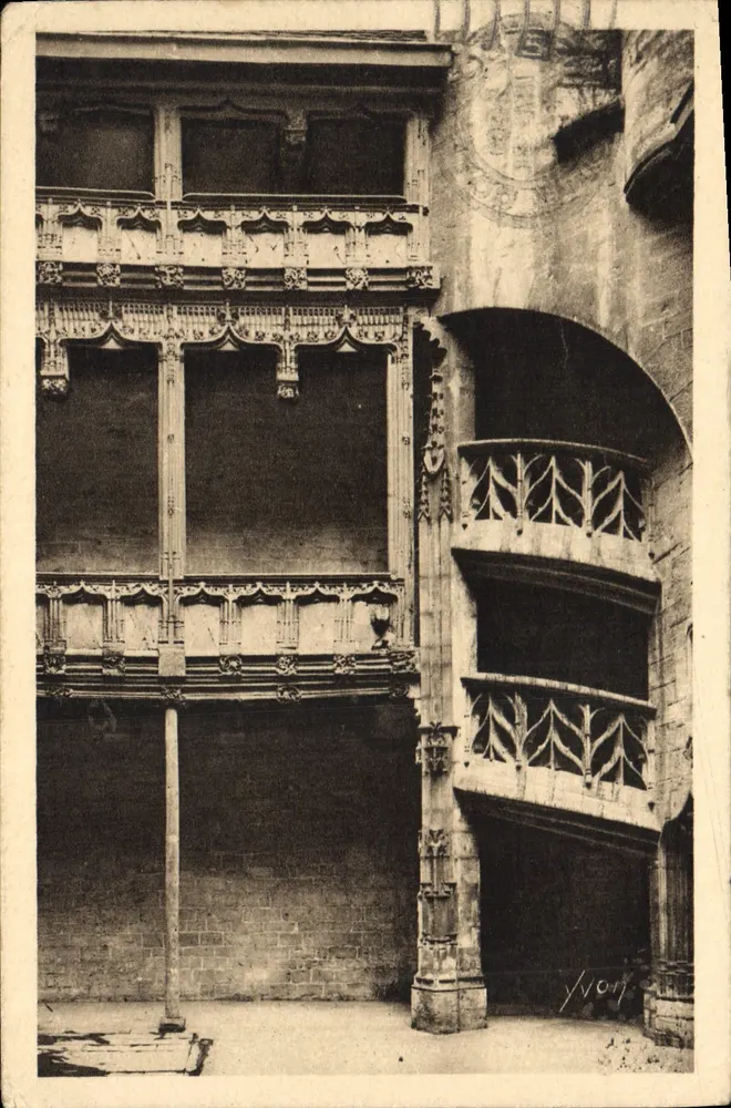 Innenansicht des Hotels Chambellan in Dijon — Hotel des Ambassadeurs — Verlag Yvon, n° 101 - Vorderseite