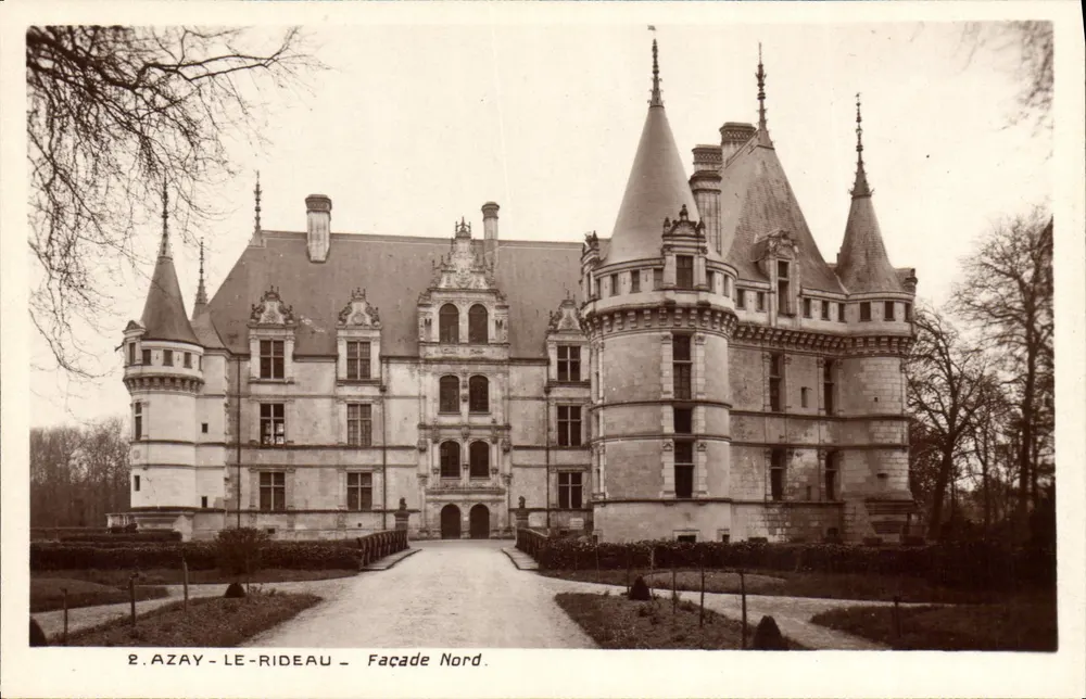 Azay-le-Rideau — Fachada Norte — Editor: Monuments Historiques de France - Frente