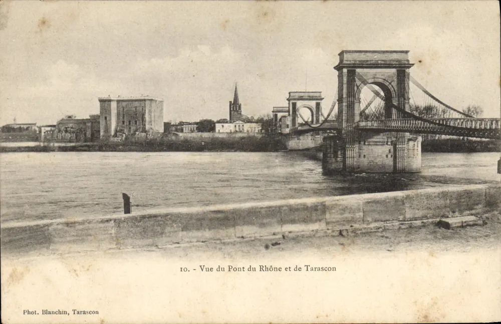 Vista do Ponte do Ródano e de Tarascon — Tarascon — Fot. Blanchin, Tarascon - Frente
