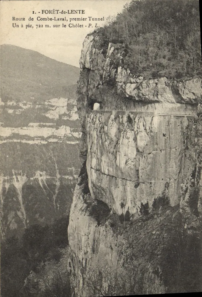 Forêt-de-Lente — Route de Combe-Laval, erster Tunnel — P.L. - Vorderseite