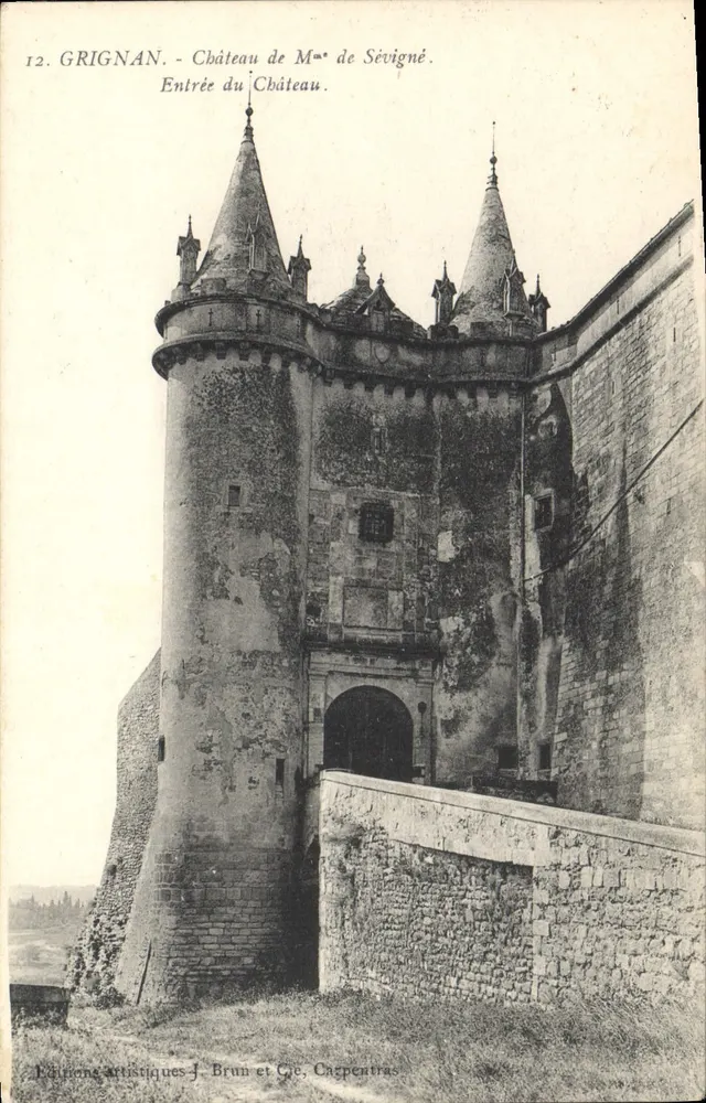 Grignan - Schloss der Frau de Sévigné - Eingang zum Schloss — Éditions Artistiques J. Brun et Cie, Capestelras - Vorderseite