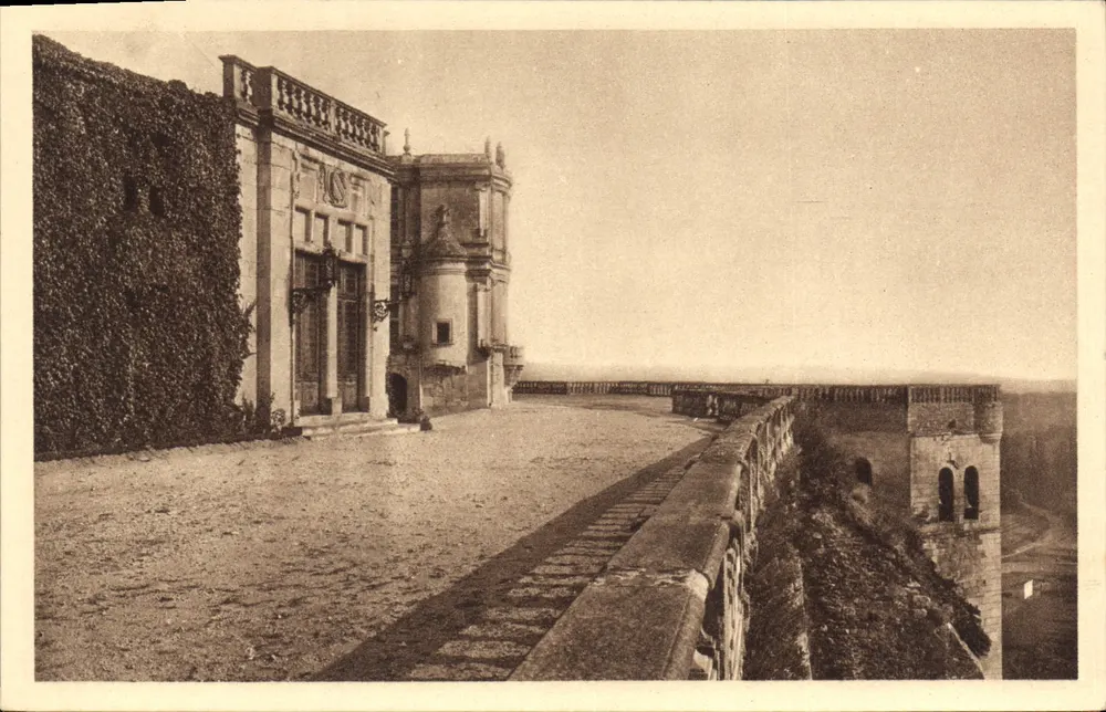 Château de Grignan — Ansicht der Terrassen — Éditions d'art Vizzavona, Paris - Vorderseite