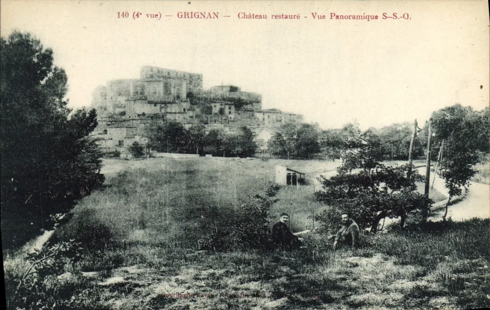 Grignan — Castelo restaurado — Vista panorâmica S.-S.-O. — Editor: Imp. Léon F. Dumas, Grignan — N° de série 140 (4a vista) - Frente