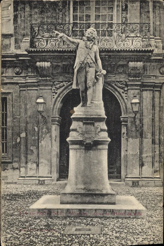 Sainte-Enza-en-Provence — Denkmal — Hof des Rathauses - Vorderseite
