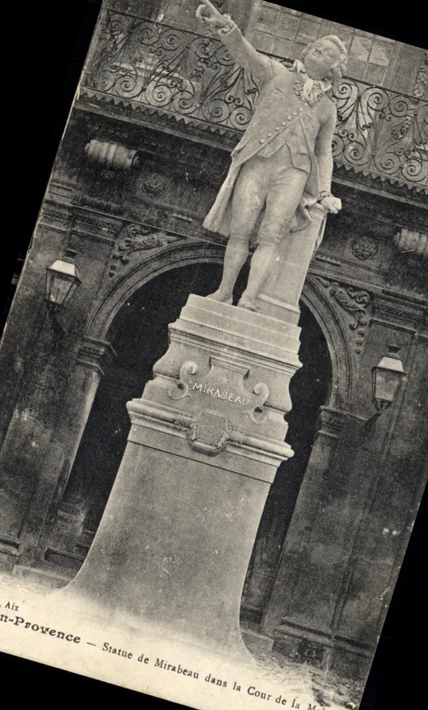 Aix-en-Provence — Statue von Mirabeau in der Cour der Stadtverwaltung - Vorderseite