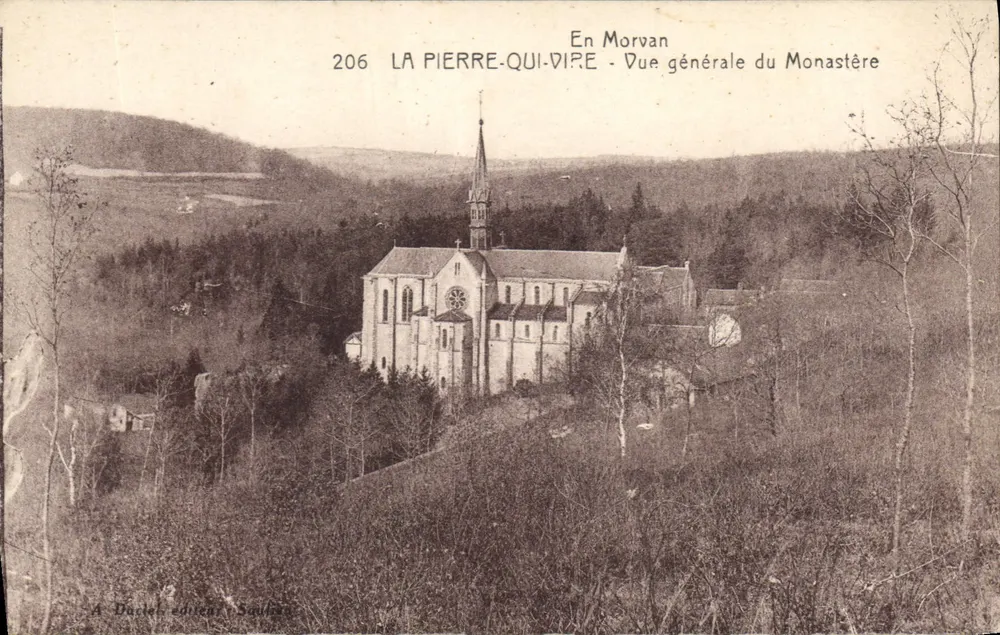 La Pierre-qui-Vire — Allgemeiner Blick auf das Kloster — A. Ductel, Verlag Saulieu - Vorderseite