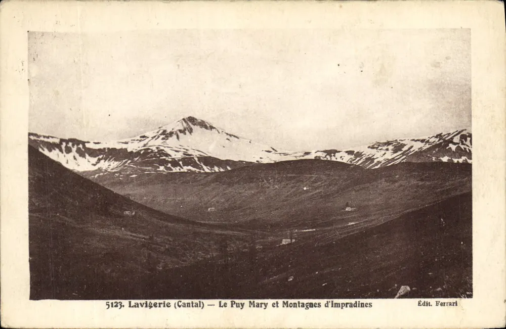 Lavigerie (Cantal) — Der Puy Mary und die Berge von Impradines — Verlag Ferrari - Vorderseite