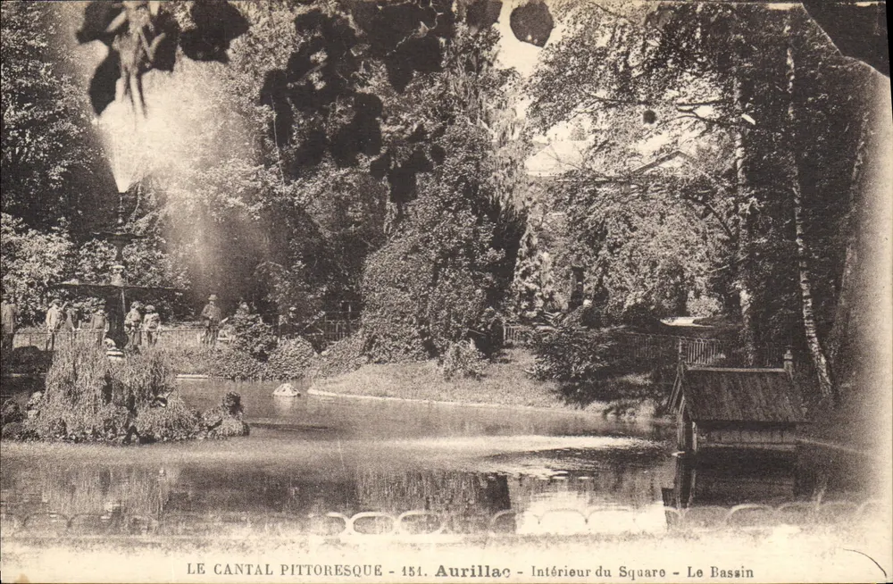Das pittoreske Cantal - 151. Aurillac - Innenbereich des Platzes - Der Bassin - Vorderseite