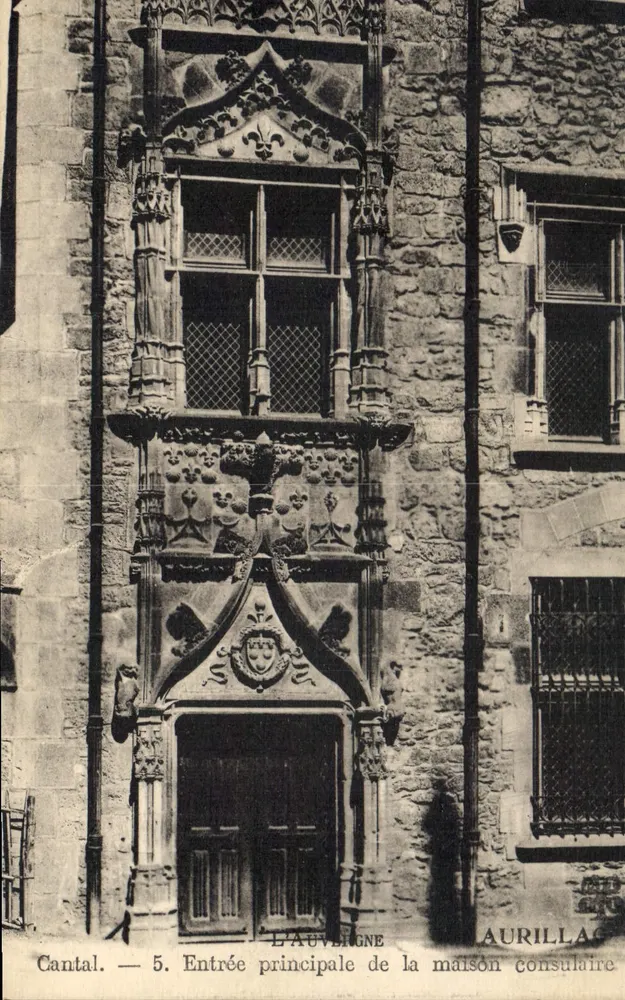 Aurillac — Haupteingang des Konsularhauses — L'Auvergne - Vorderseite