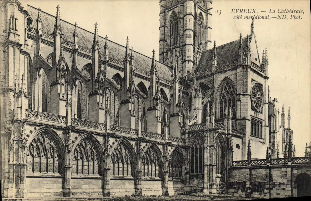 Évreux — A Catedral, lado meridional — ND. Pbot. - Frente