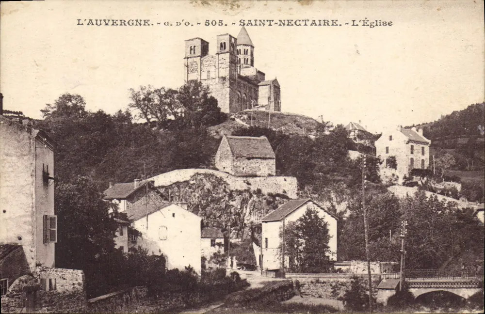 Saint-Nectaire — A Igreja — A Auvergne — n° 505 - Frente