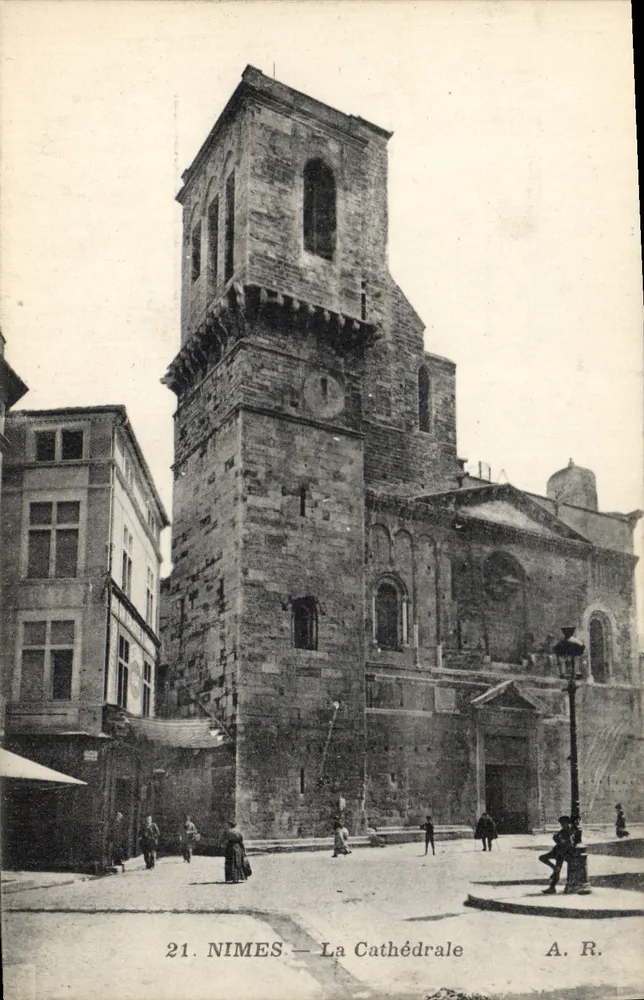 Nîmes — A Catedral — A. R. n°21 - Frente