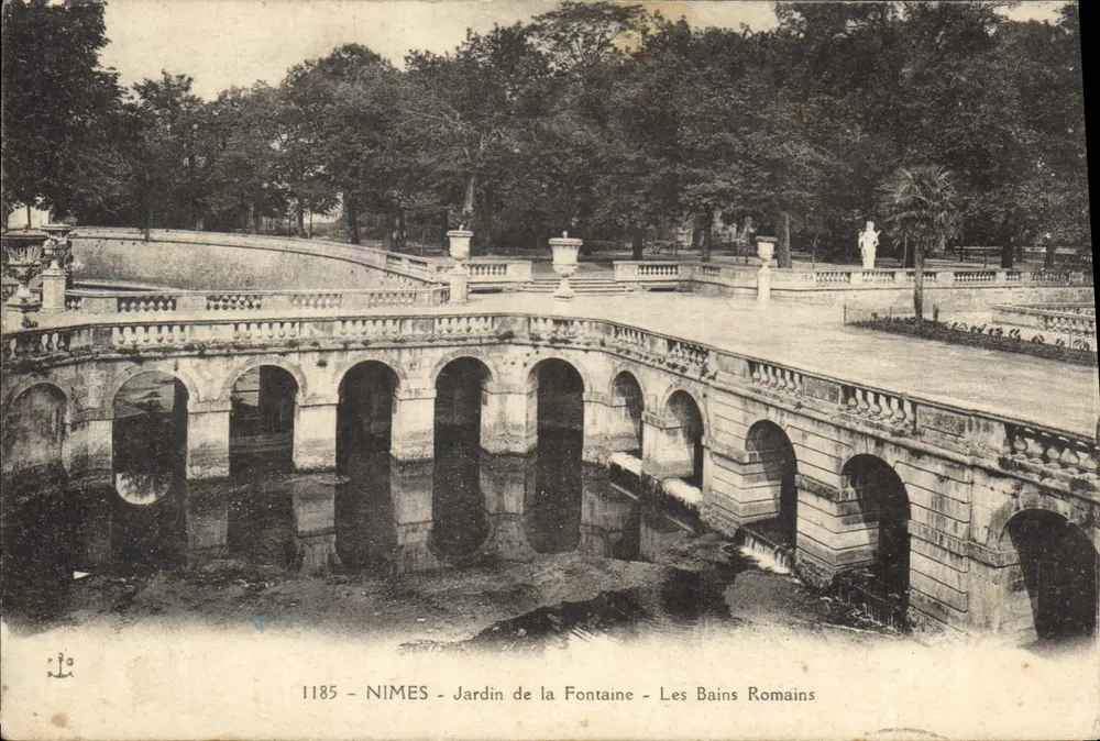 Nîmes - Jardin de la Fontaine - Die römischen Bäder — Ansichtskarte Nr. 1185 - Vorderseite