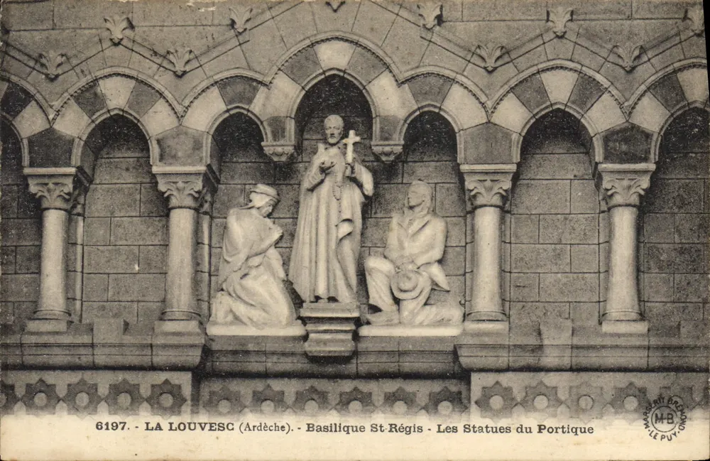 La Louvesc (Ardèche) - Basilika St-Régis - Die Statuen des Portikus - Vorderseite