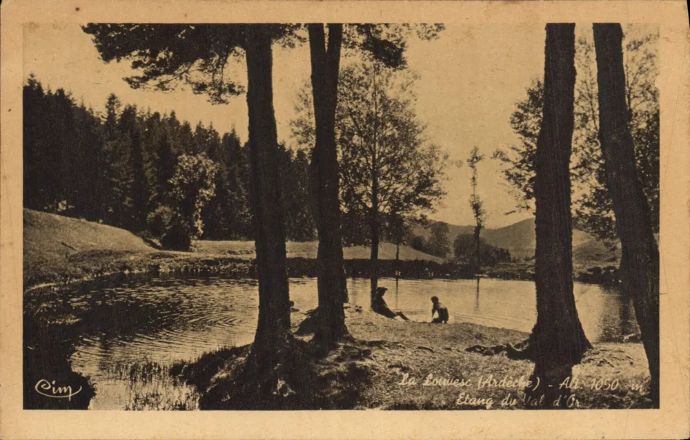 La Louvesc (Ardeche) — Lago do Val d'Or — Alt. 1050 m — editor Cim - Frente