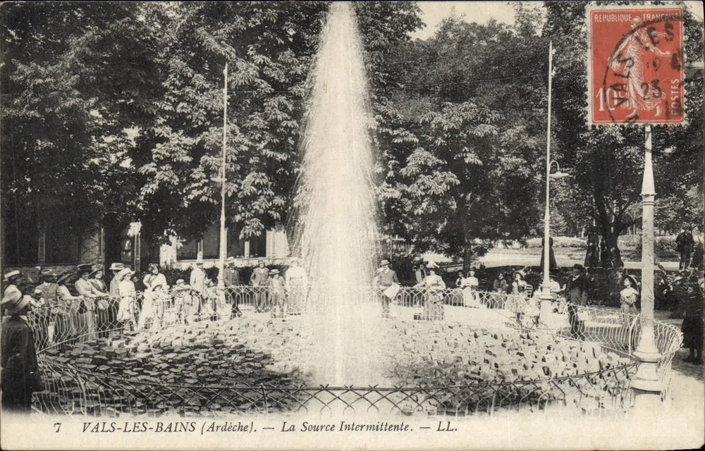 Vals-les-Bains (Ardèche) — A Fonte Intermittente — LL. - Frente