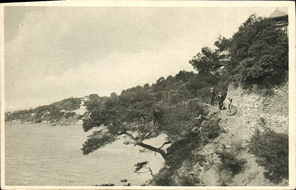 Sentier du Cap Brun — Toulon, Côte d'Azur — editor D.S. - Frente