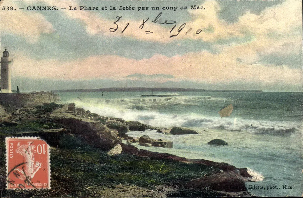 CANNES — Der Leuchtturm und die Mole bei einem Sturm. — Gilettà, phot., Nice, n° 539 - Vorderseite
