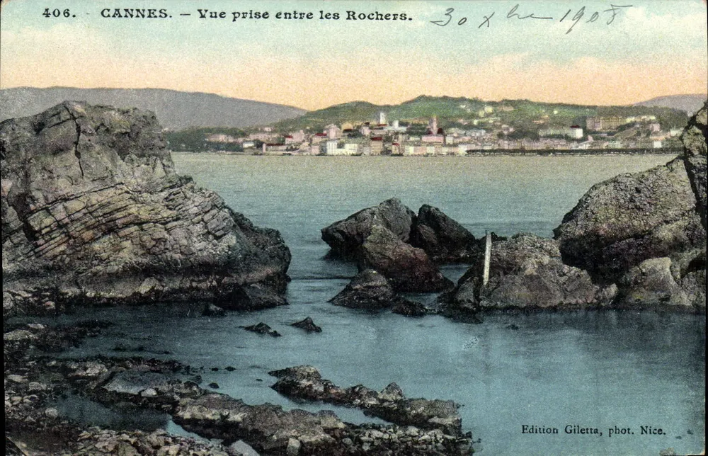 CANNES — Blick zwischen den Felsen — Edition Giletta, Fotografie Nice, n° 406 - Vorderseite