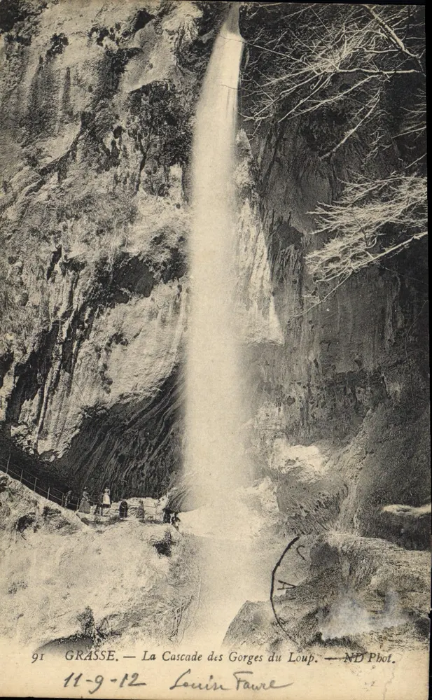 Grasse — A Cascata das Gorges do Lupo — ND Phot. - Frente