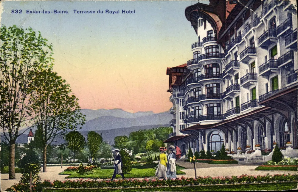 Evian-les-Bains. Terrasse des Royal Hotel — Photoïolye Co. Neuchâtel, n° 832 - Vorderseite