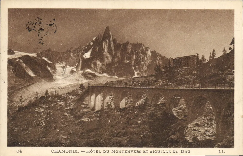 Chamonix — Hotel du Montenvers und Aiguille du Dru — LL - Vorderseite