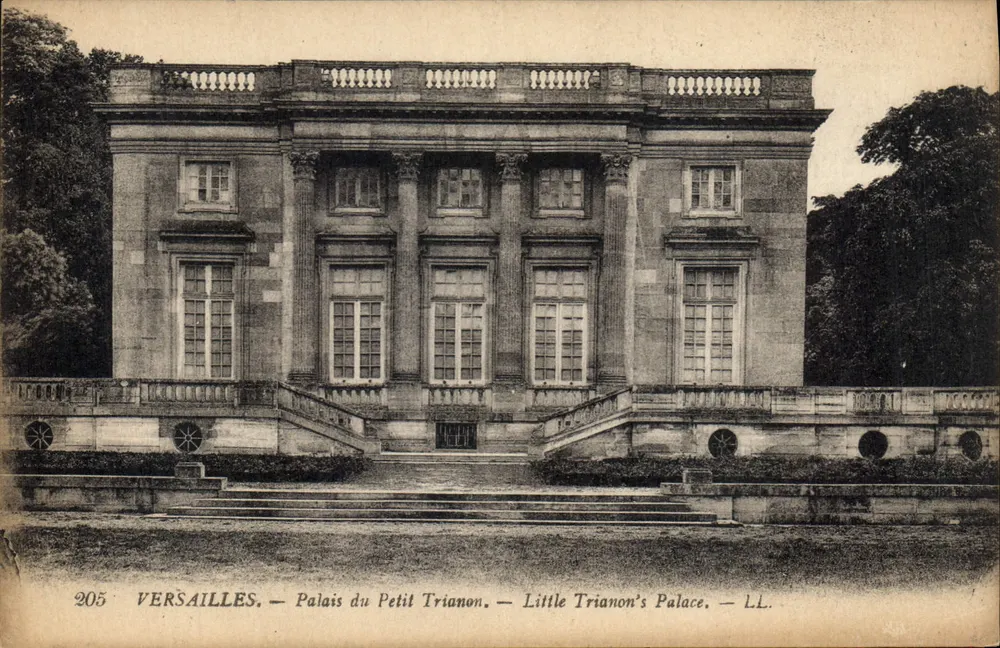 Versailles — Palácio do Petit Trianon — LL. — n° 205 - Frente