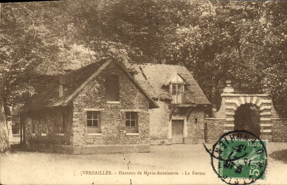 Versailles - Hameau de Marie-Antoinette - Die Farm - Vorderseite